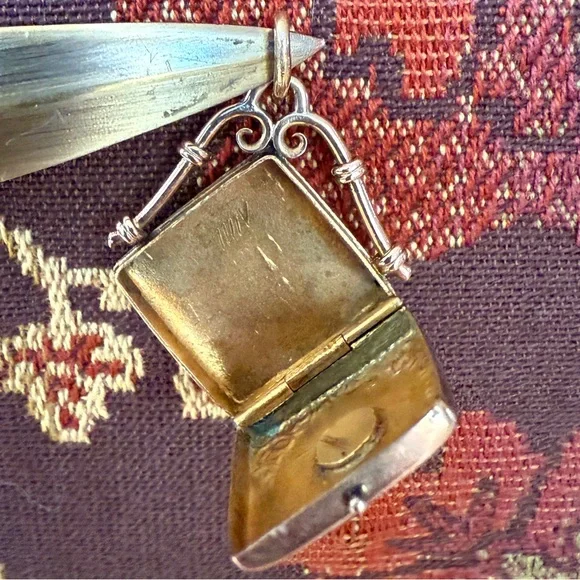 10k Gold Locket Celestial Moon and Stars 4.2g VINTAGE - Picture 11 of 17